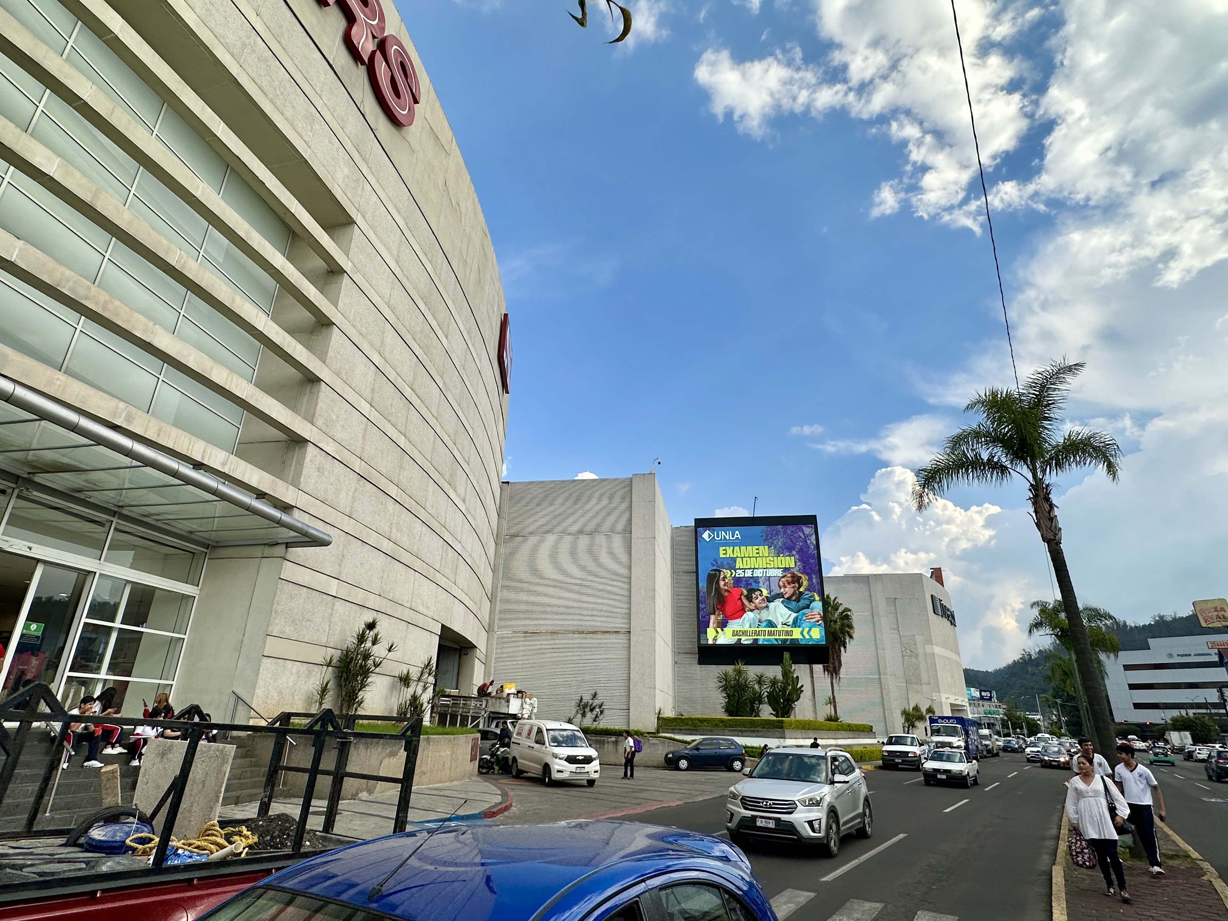 Publicidad exterior en la zona de Las Américas